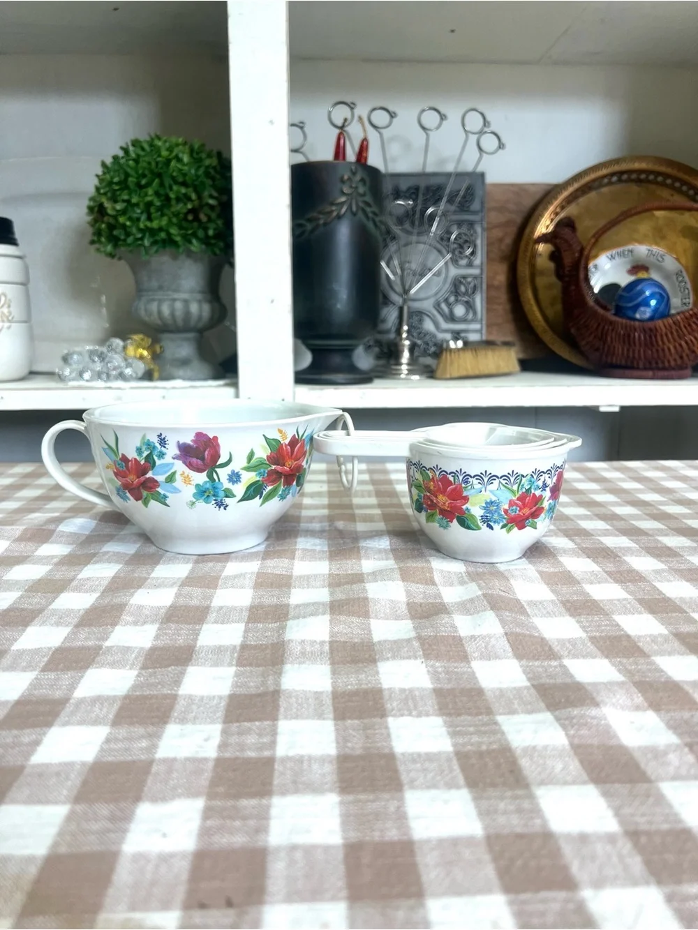 The pioneer woman measuring cups 4 piece melamine